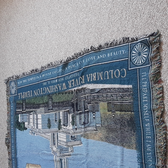 Mill Street Designs Gift Cotton Woven Throw Blanket. - Picture 3 of 10